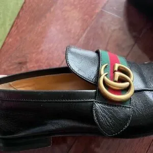 Gucci | Shoes | Gucci Black Leather Loafers With Red And  display picture 1